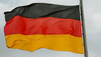 Deutsche Flagge auf Bundestag